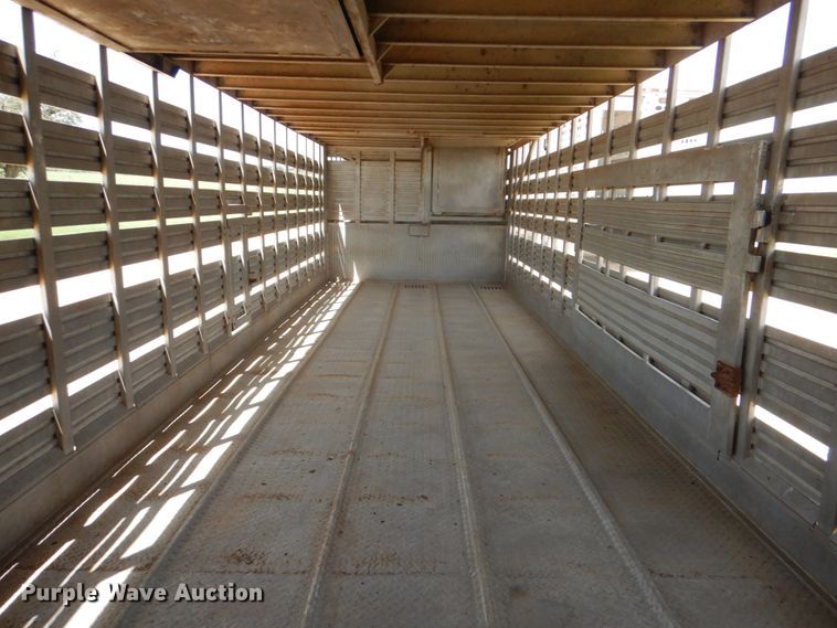 image for item DJ0785 1983 Barrett 82L2268  livestock trailer