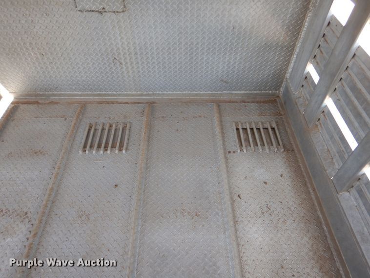 image for item DJ0785 1983 Barrett 82L2268  livestock trailer