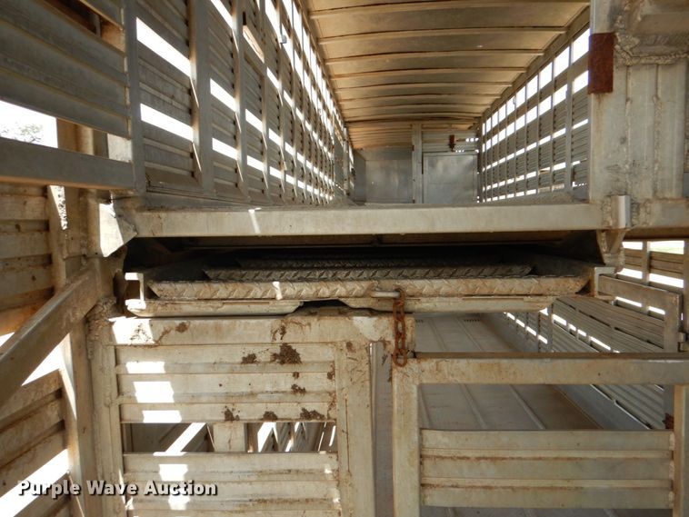 image for item DJ0785 1983 Barrett 82L2268  livestock trailer