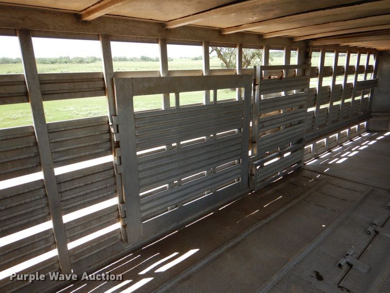 image for item DJ0785 1983 Barrett 82L2268  livestock trailer