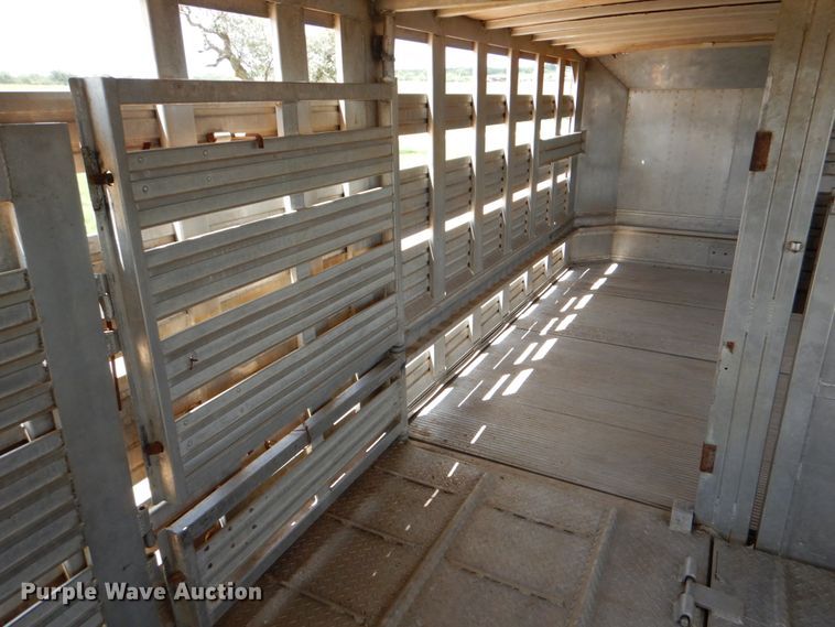 image for item DJ0785 1983 Barrett 82L2268  livestock trailer