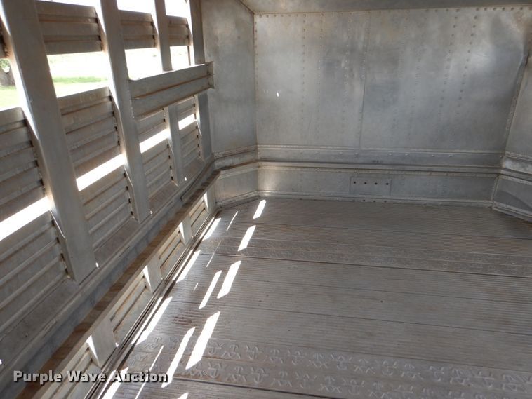 image for item DJ0785 1983 Barrett 82L2268  livestock trailer