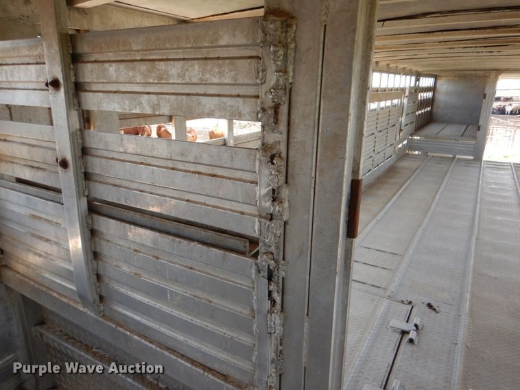 image for item DJ0785 1983 Barrett 82L2268  livestock trailer