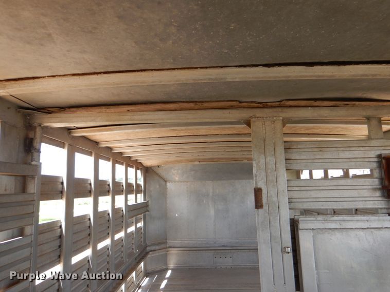 image for item DJ0785 1983 Barrett 82L2268  livestock trailer