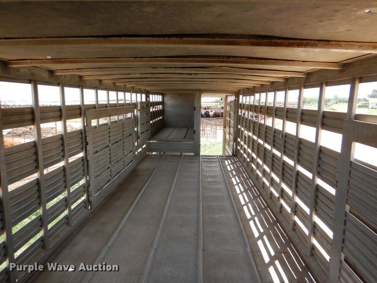image for item DJ0785 1983 Barrett 82L2268  livestock trailer