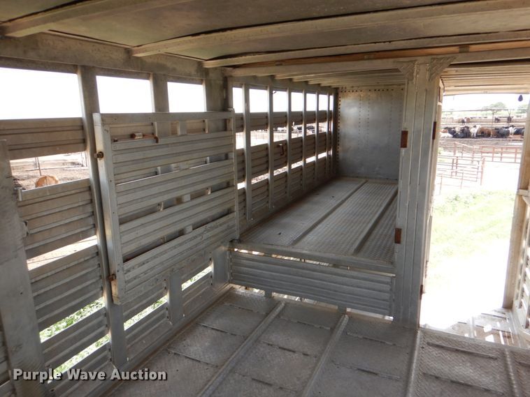 image for item DJ0785 1983 Barrett 82L2268  livestock trailer