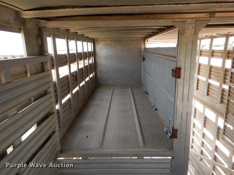 image for item DJ0785 1983 Barrett 82L2268  livestock trailer