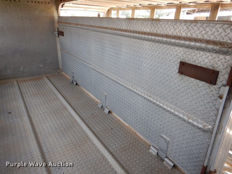 image for item DJ0785 1983 Barrett 82L2268  livestock trailer