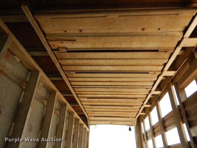 image for item DJ0785 1983 Barrett 82L2268  livestock trailer