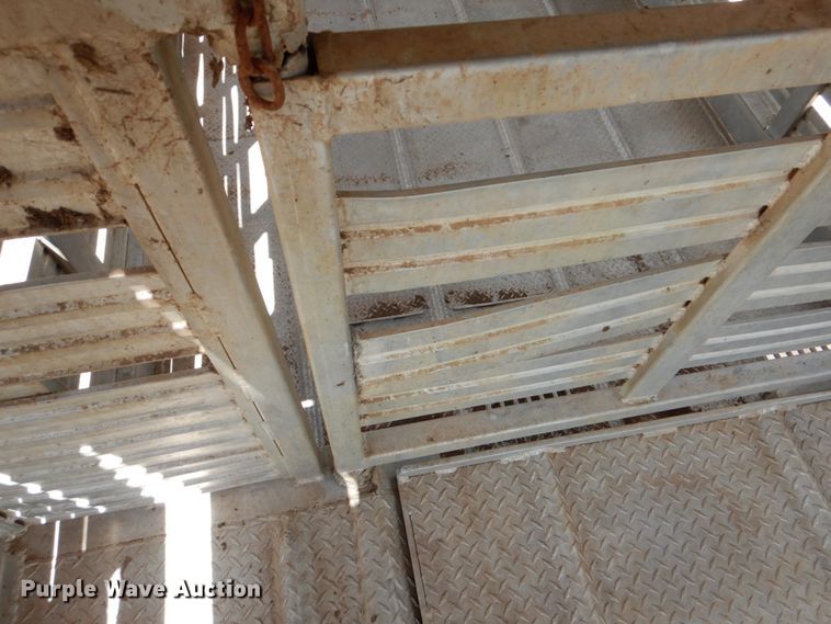 image for item DJ0785 1983 Barrett 82L2268  livestock trailer