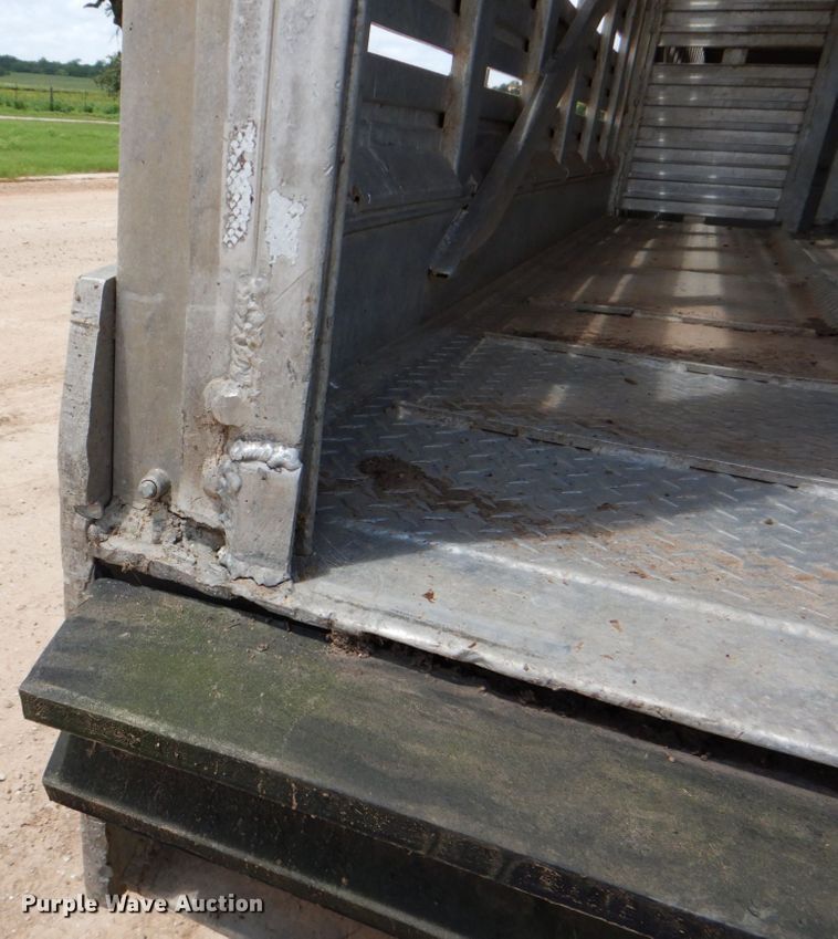 image for item DJ0785 1983 Barrett 82L2268  livestock trailer