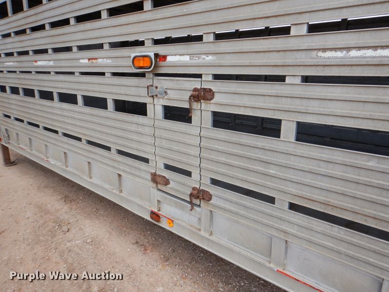 image for item DJ0785 1983 Barrett 82L2268  livestock trailer