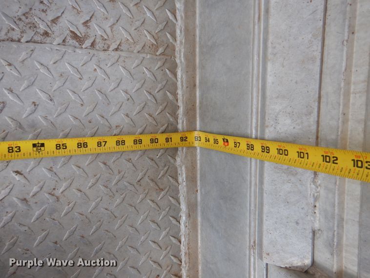 image for item DJ0785 1983 Barrett 82L2268  livestock trailer