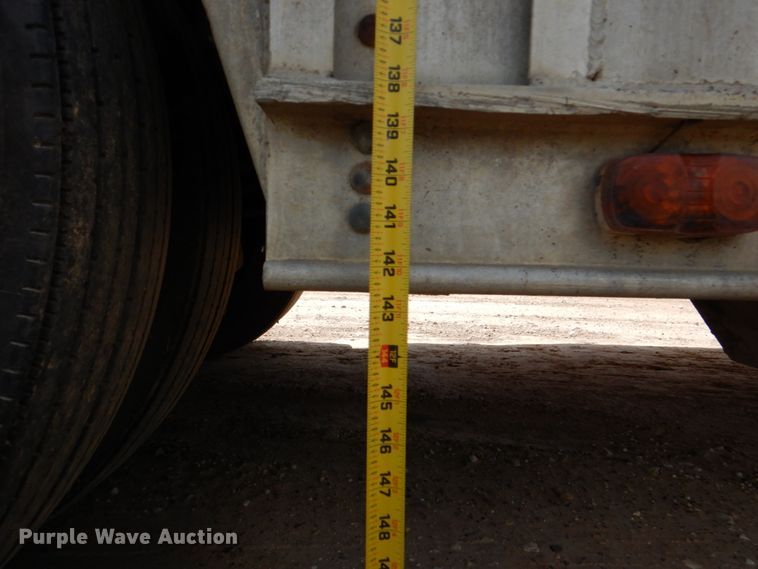 image for item DJ0785 1983 Barrett 82L2268  livestock trailer