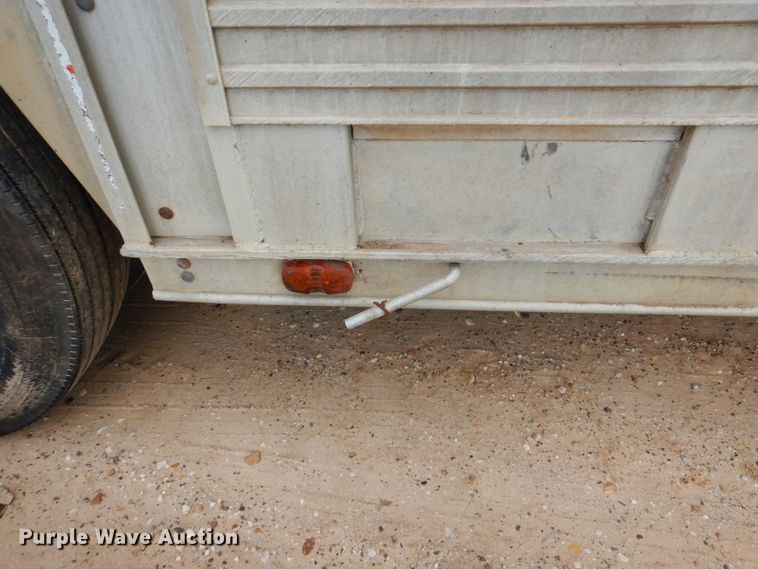 image for item DJ0785 1983 Barrett 82L2268  livestock trailer