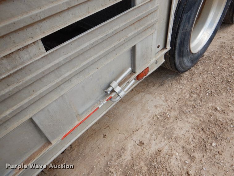 image for item DJ0785 1983 Barrett 82L2268  livestock trailer