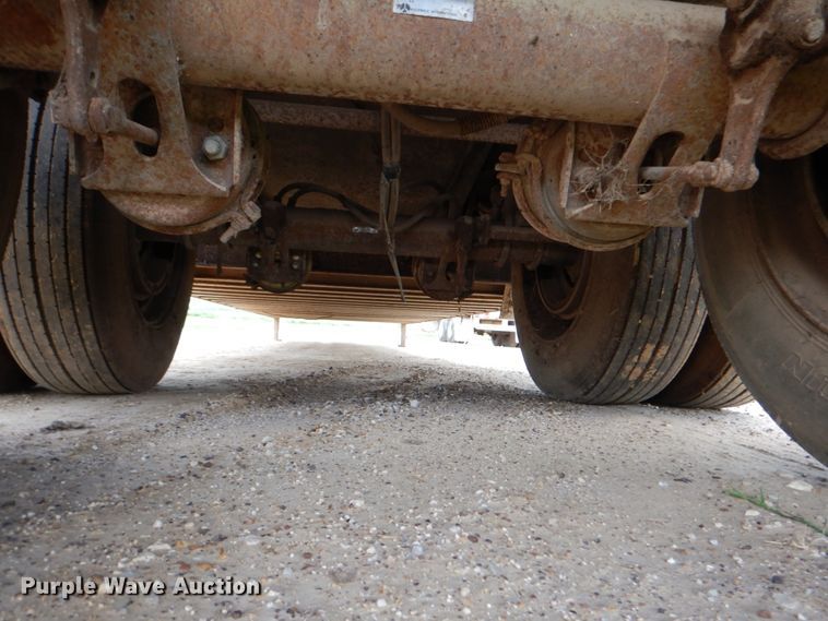 image for item DJ0785 1983 Barrett 82L2268  livestock trailer