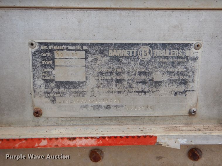 image for item DJ0785 1983 Barrett 82L2268  livestock trailer