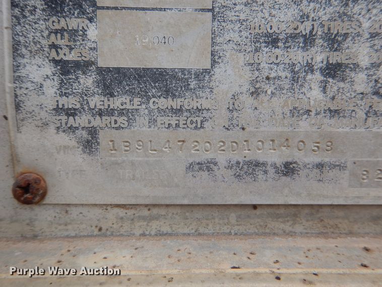 image for item DJ0785 1983 Barrett 82L2268  livestock trailer