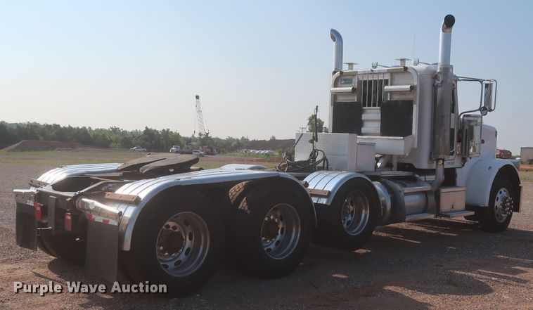 image for item DJ1941 2009 Peterbilt 388  semi truck