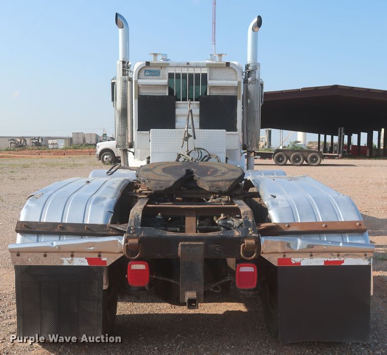 image for item DJ1941 2009 Peterbilt 388  semi truck