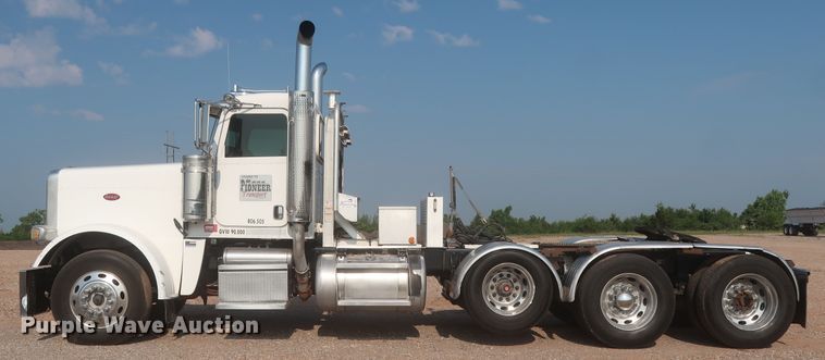 image for item DJ1941 2009 Peterbilt 388  semi truck