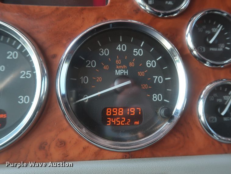 image for item DJ1941 2009 Peterbilt 388  semi truck