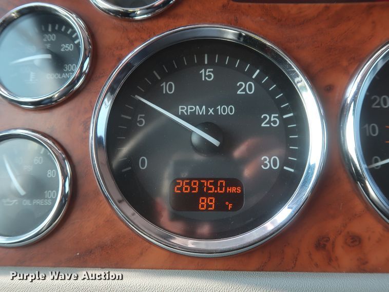 image for item DJ1941 2009 Peterbilt 388  semi truck