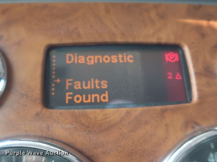 image for item DJ1941 2009 Peterbilt 388  semi truck