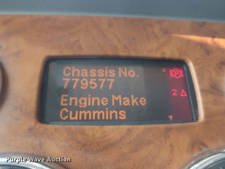 image for item DJ1941 2009 Peterbilt 388  semi truck