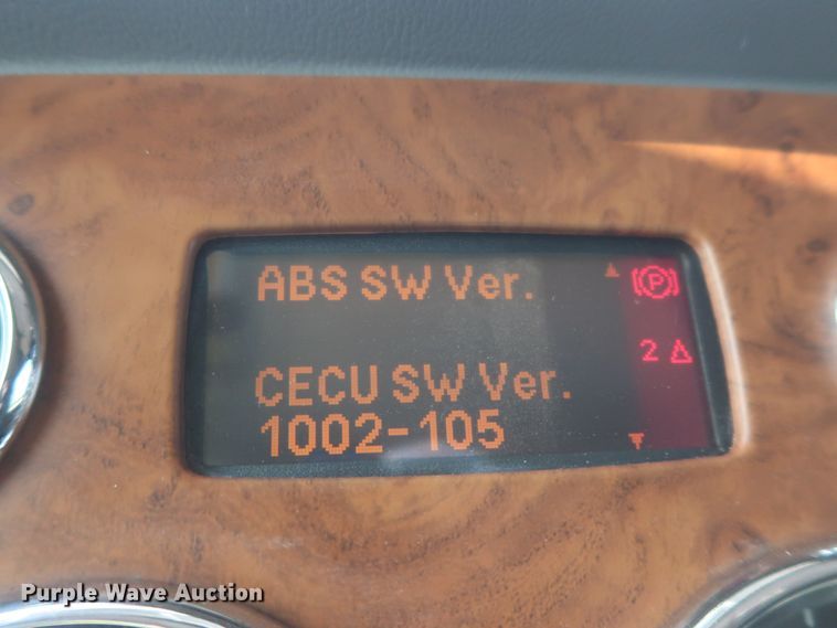 image for item DJ1941 2009 Peterbilt 388  semi truck