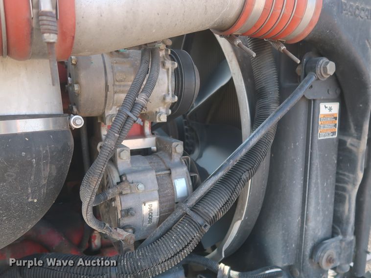 image for item DJ1941 2009 Peterbilt 388  semi truck