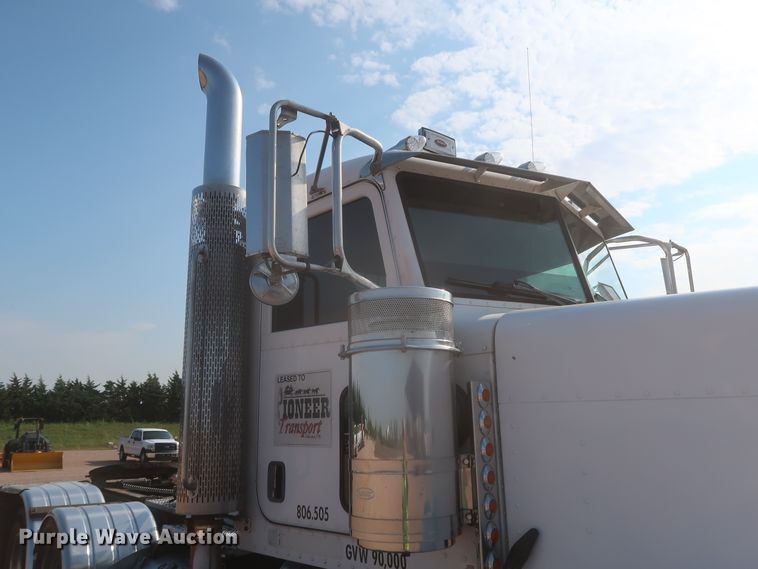 image for item DJ1941 2009 Peterbilt 388  semi truck