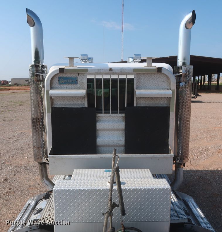 image for item DJ1941 2009 Peterbilt 388  semi truck