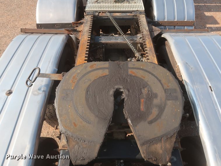 image for item DJ1941 2009 Peterbilt 388  semi truck