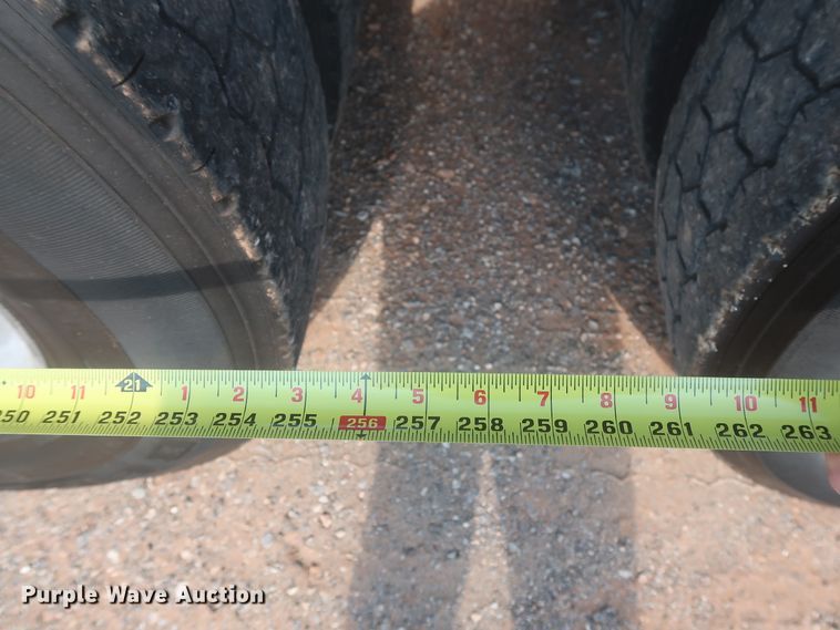 image for item DJ1941 2009 Peterbilt 388  semi truck