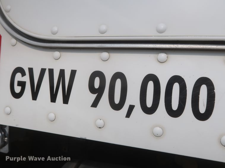 image for item DJ1941 2009 Peterbilt 388  semi truck