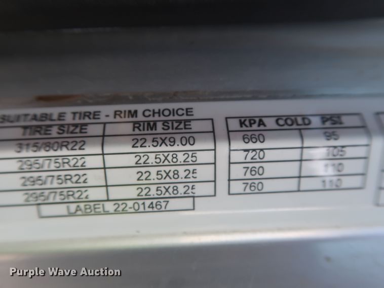 image for item DJ1941 2009 Peterbilt 388  semi truck