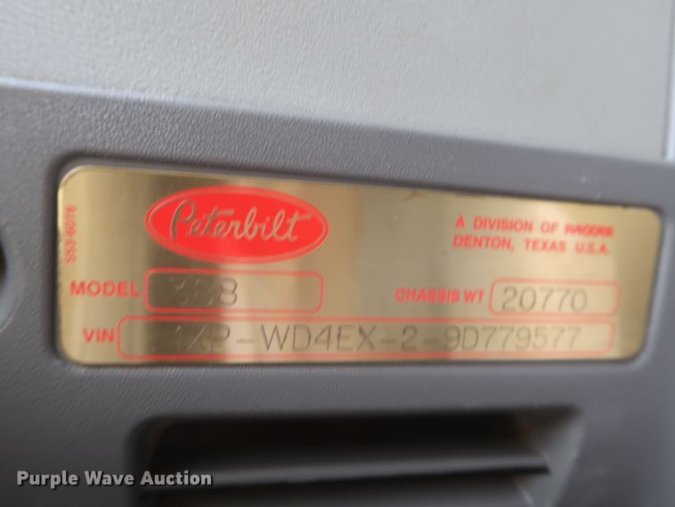 image for item DJ1941 2009 Peterbilt 388  semi truck