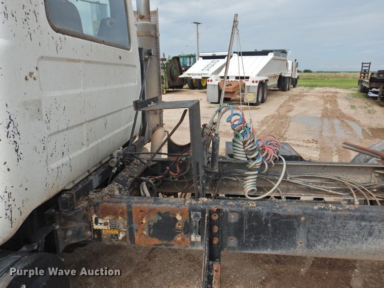 image for item DK2259 1996 Mack RD690S  semi truck