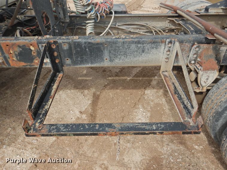 image for item DK2259 1996 Mack RD690S  semi truck