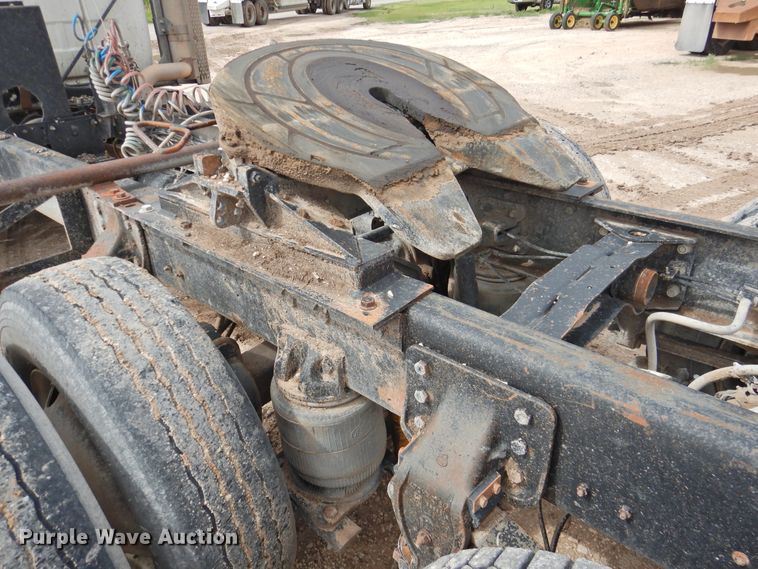 image for item DK2259 1996 Mack RD690S  semi truck