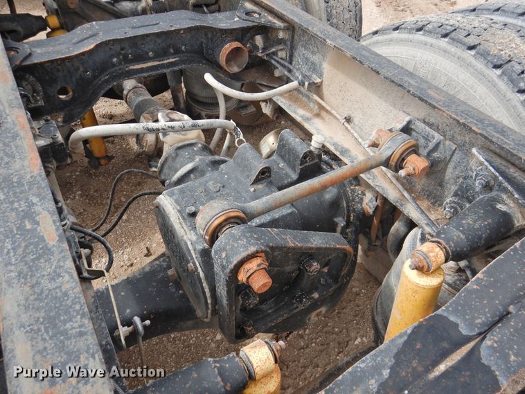 image for item DK2259 1996 Mack RD690S  semi truck