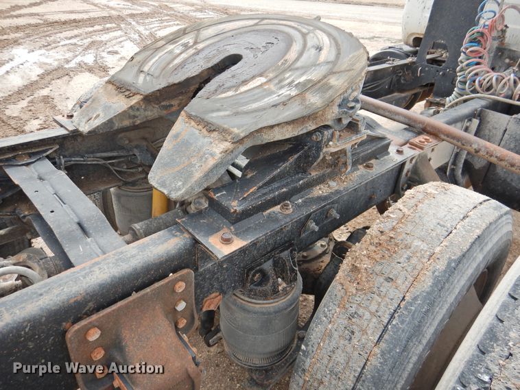 image for item DK2259 1996 Mack RD690S  semi truck