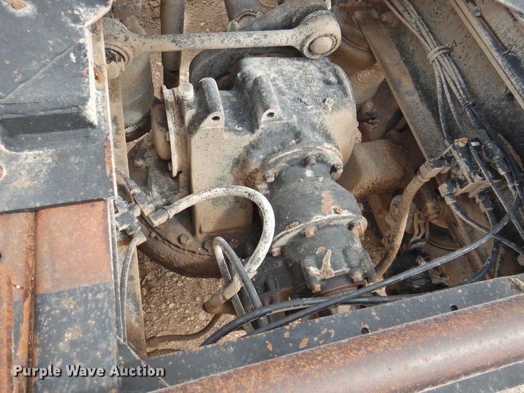 image for item DK2259 1996 Mack RD690S  semi truck