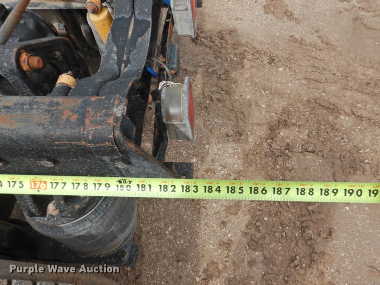 image for item DK2259 1996 Mack RD690S  semi truck