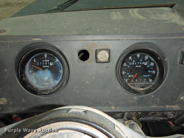 image for item DK2259 1996 Mack RD690S  semi truck