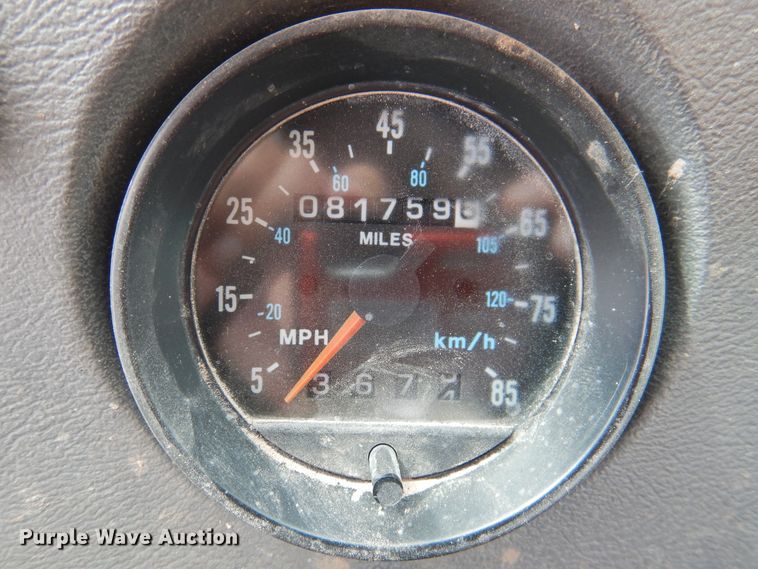 image for item DK2259 1996 Mack RD690S  semi truck