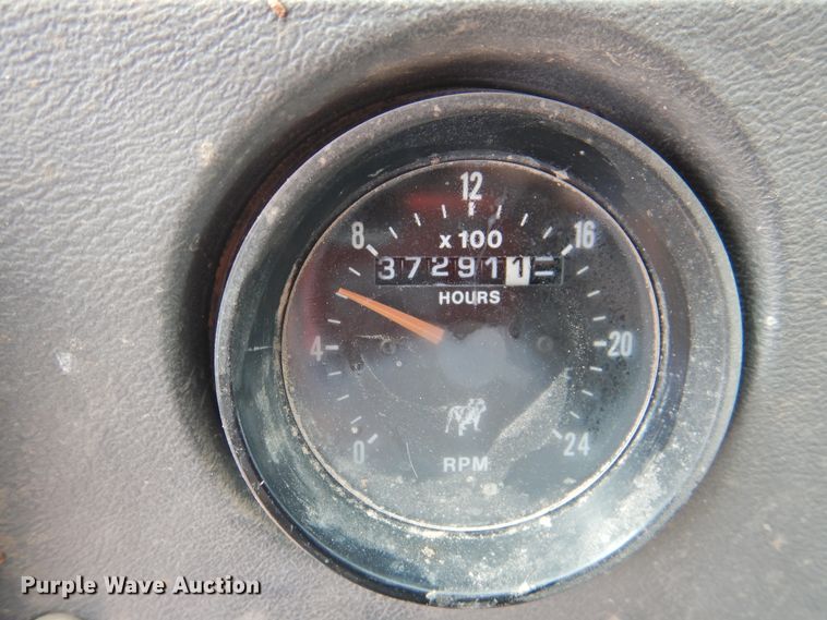 image for item DK2259 1996 Mack RD690S  semi truck