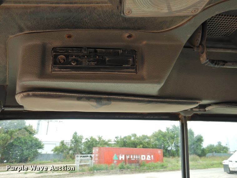 image for item DK2259 1996 Mack RD690S  semi truck